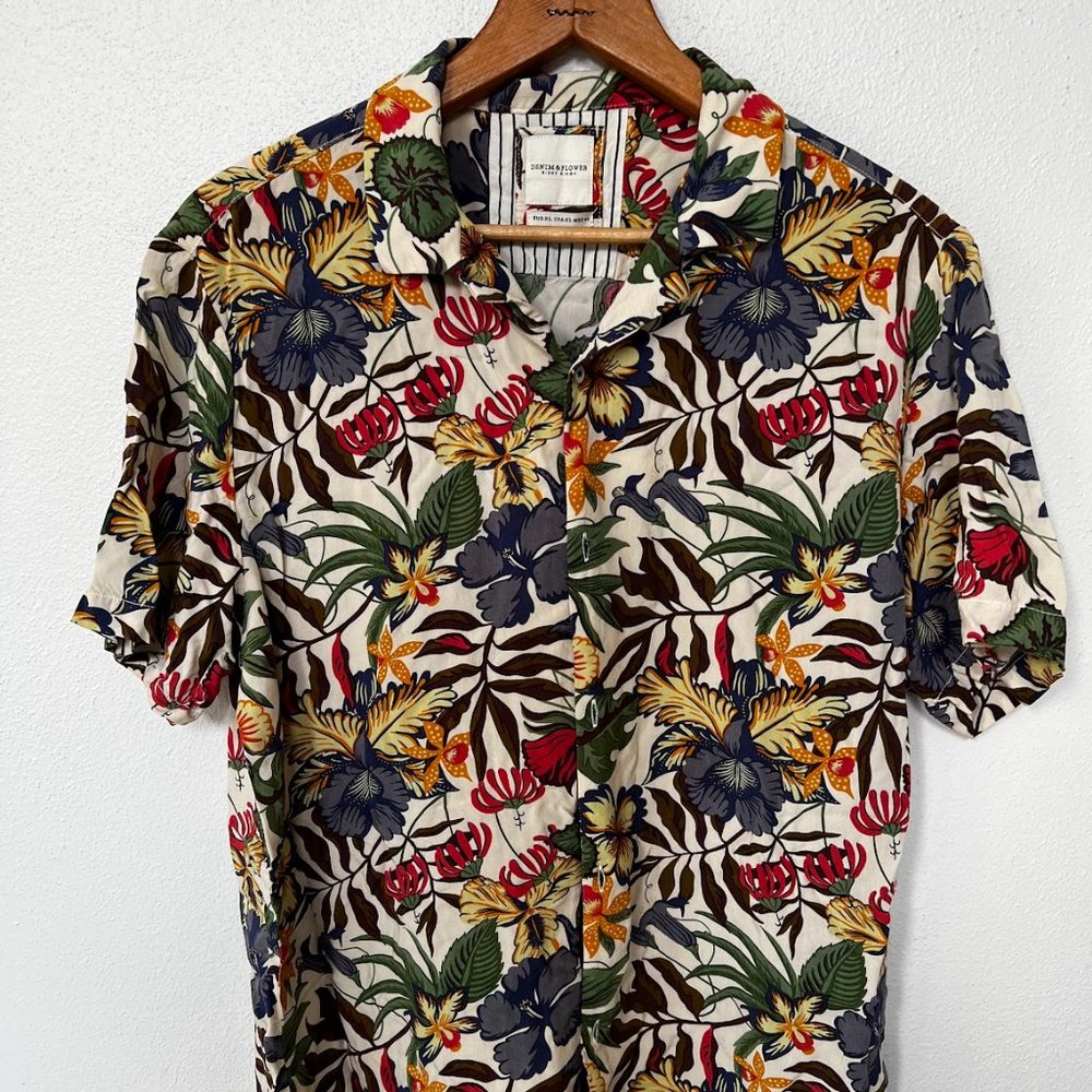 Floral Print Short Sleeve Button Up - Size XL Slim Fit